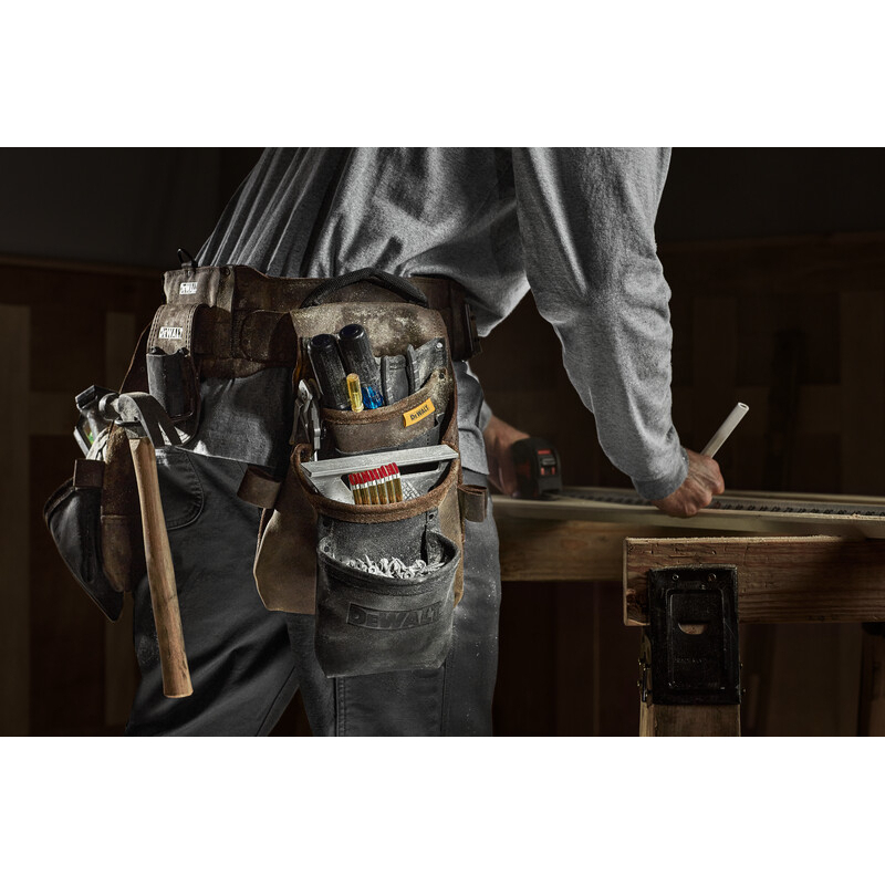 DeWalt DWST50113-1 18 Pocket Leather Tool Rig