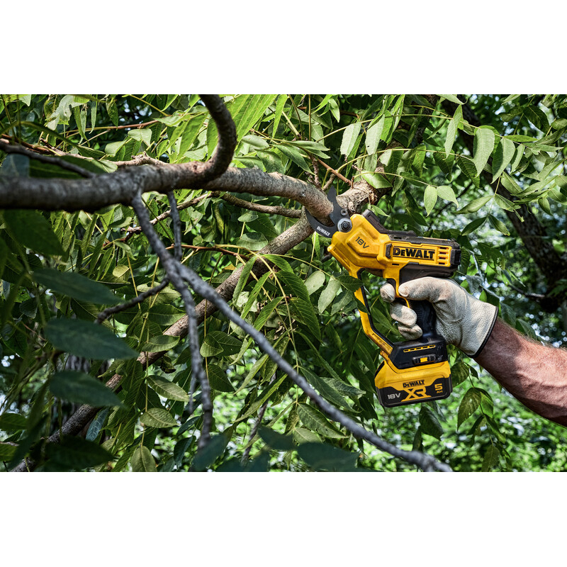 DeWalt DCMPP568N-XJ Body Only 18V XR Powered  Pruner 